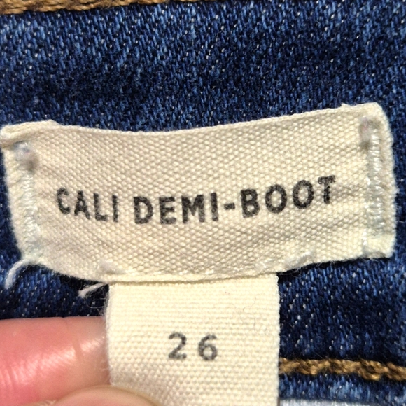 Madewell Blue High Rise Jeans with Subtle Flare..SIZE:26 - Picture 12 of 13